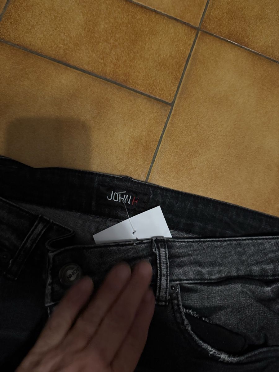 Jeans: Jean John H Taille 36 kilyan  – Usato da Veyrier venduto da kimedovapa 1