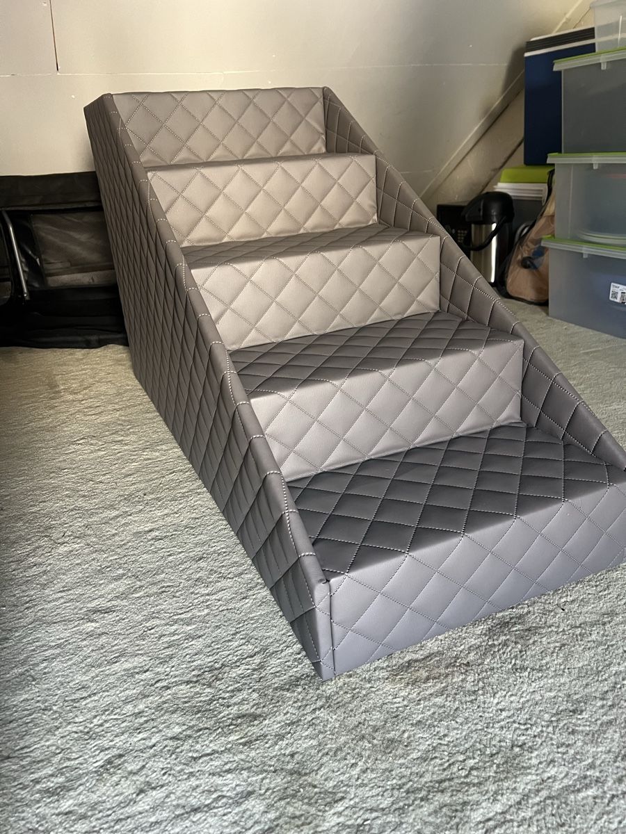 Treppen: Hundetreppe – Neu (gemäss Beschreibung) aus Wallisellen von Mivida87
