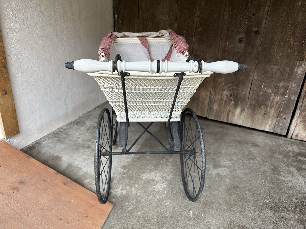 Carrozzine: Antiker Kinderwagen – Usato da Kölliken venduto da engine02 5