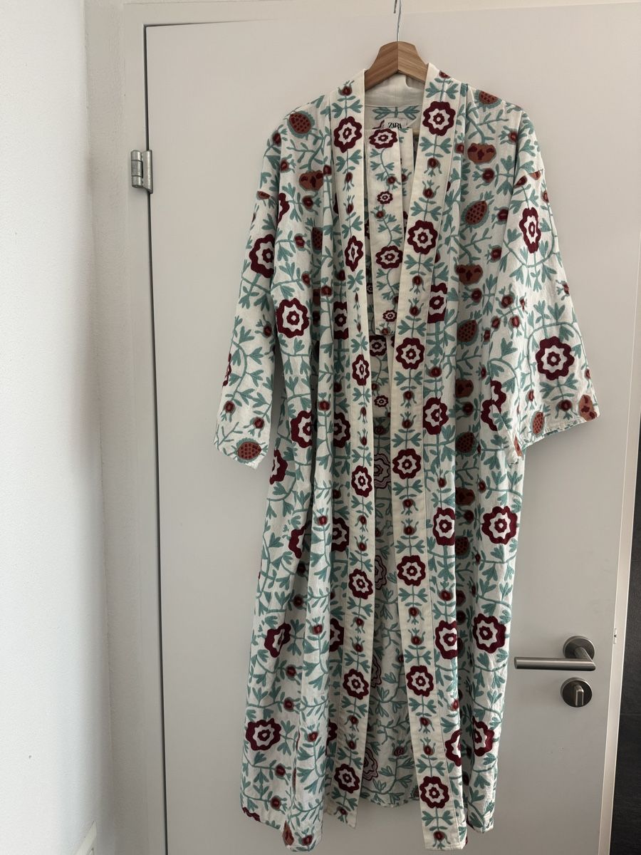 Kimono: Zara Kimono Grösse S – Usato da Wädenswil venduto da kir_7hdr
