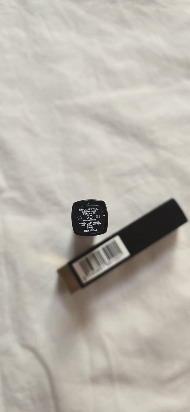 Chanel Make-up: Chanel Estompe Eclat 20 Beige Moyen SPF 15 – Nuovo e nell'imballaggio originale da Martigny venduto da zin_y9tt 2