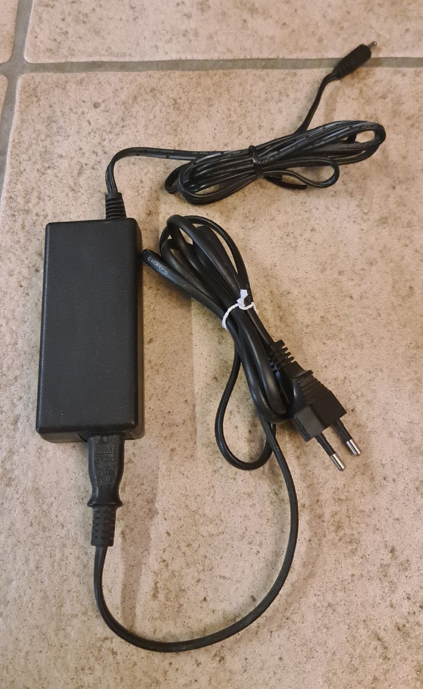 Server: ShareCenter D-Link DNS-320 – Usato da Seengen venduto da Fb0 1
