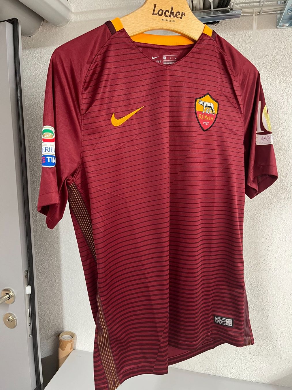 Nike Canottiere & Pantaloni: Francesco Totti Kollektion / Trikots & Binde & Schuhe – Usato da Weinfelden venduto da Coiro10 1