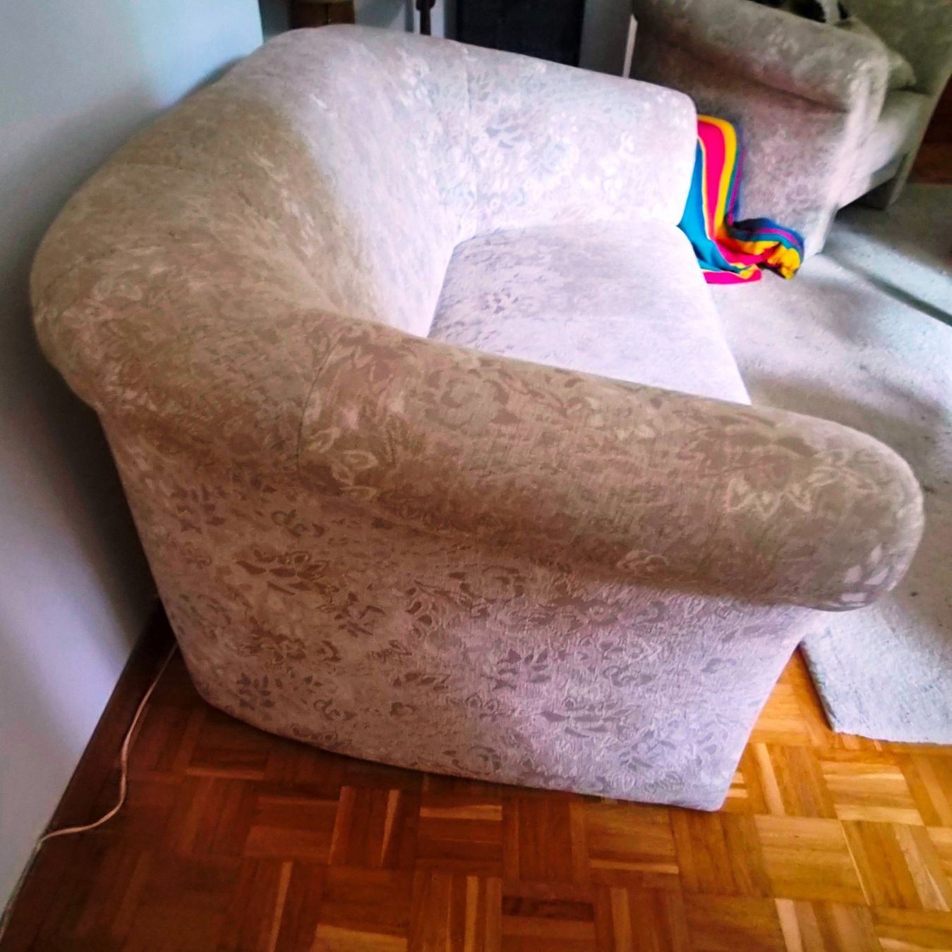 Sofas: Klassisches 2er-Sofa / Couch mit edlem Blumenmuster – Gebraucht aus Zürich von Primanoctis 2