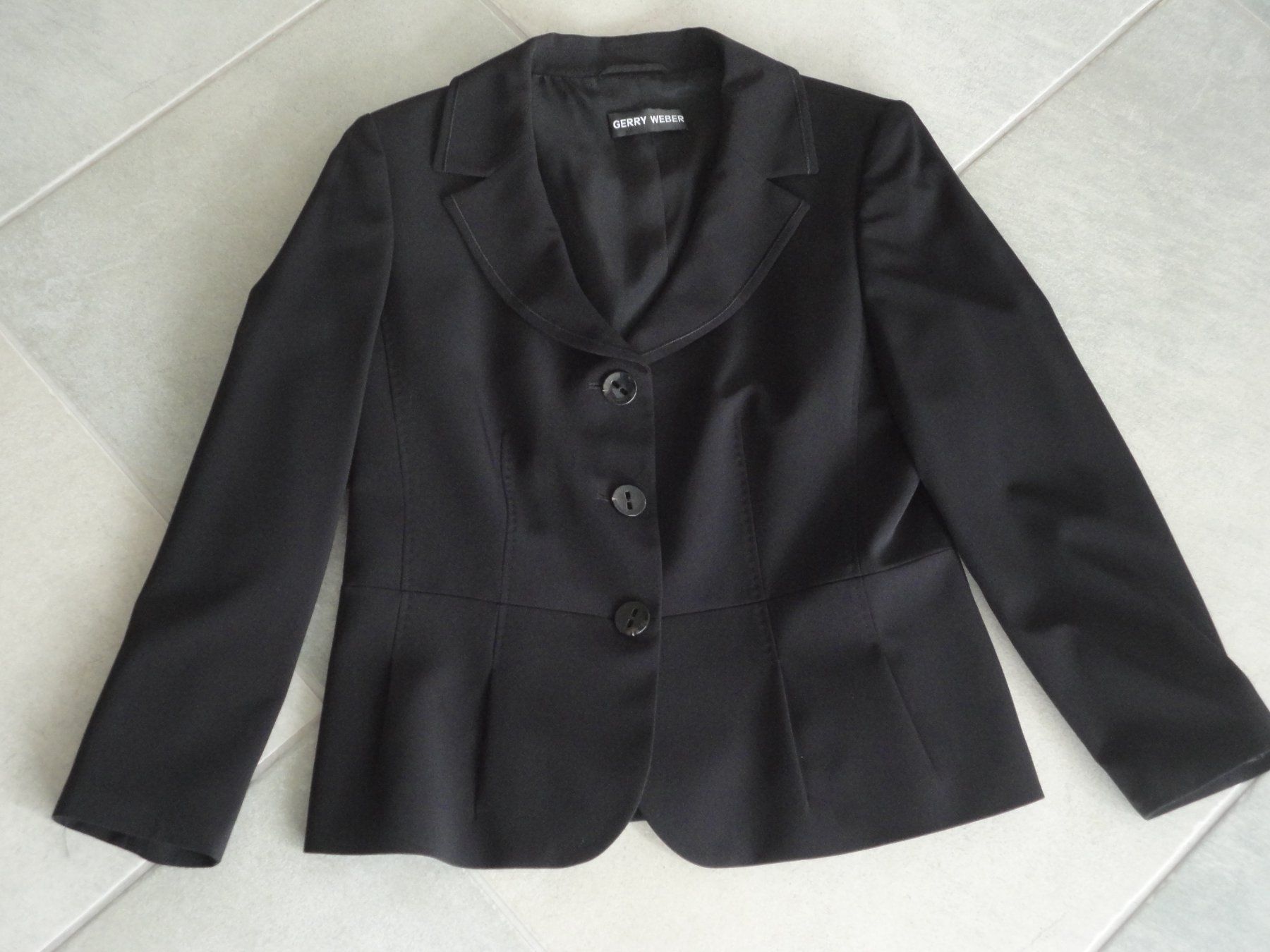Gerry Weber Giacche: Elegante Kurzjacke – Usato da Birmensdorf ZH venduto da res_wh2b