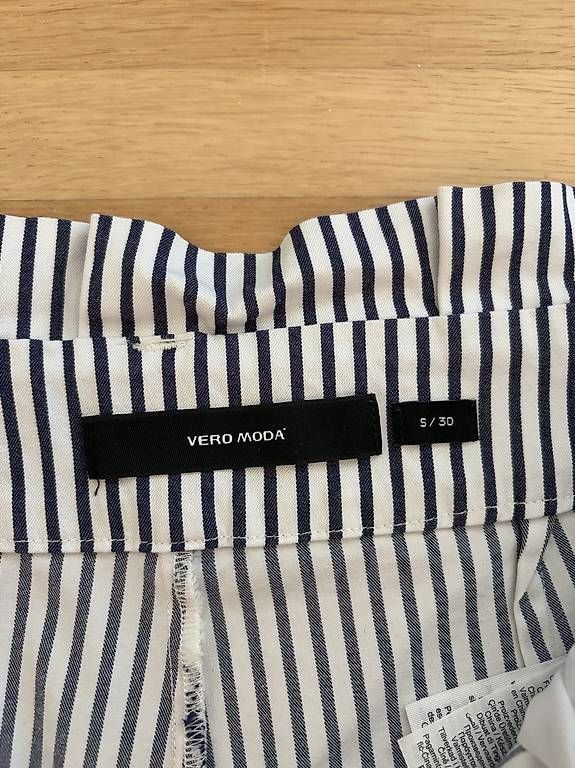 Hosen: Freizeithose Vero Moda Gr. S – Gebraucht aus Schliern b. Köniz von tezi 1