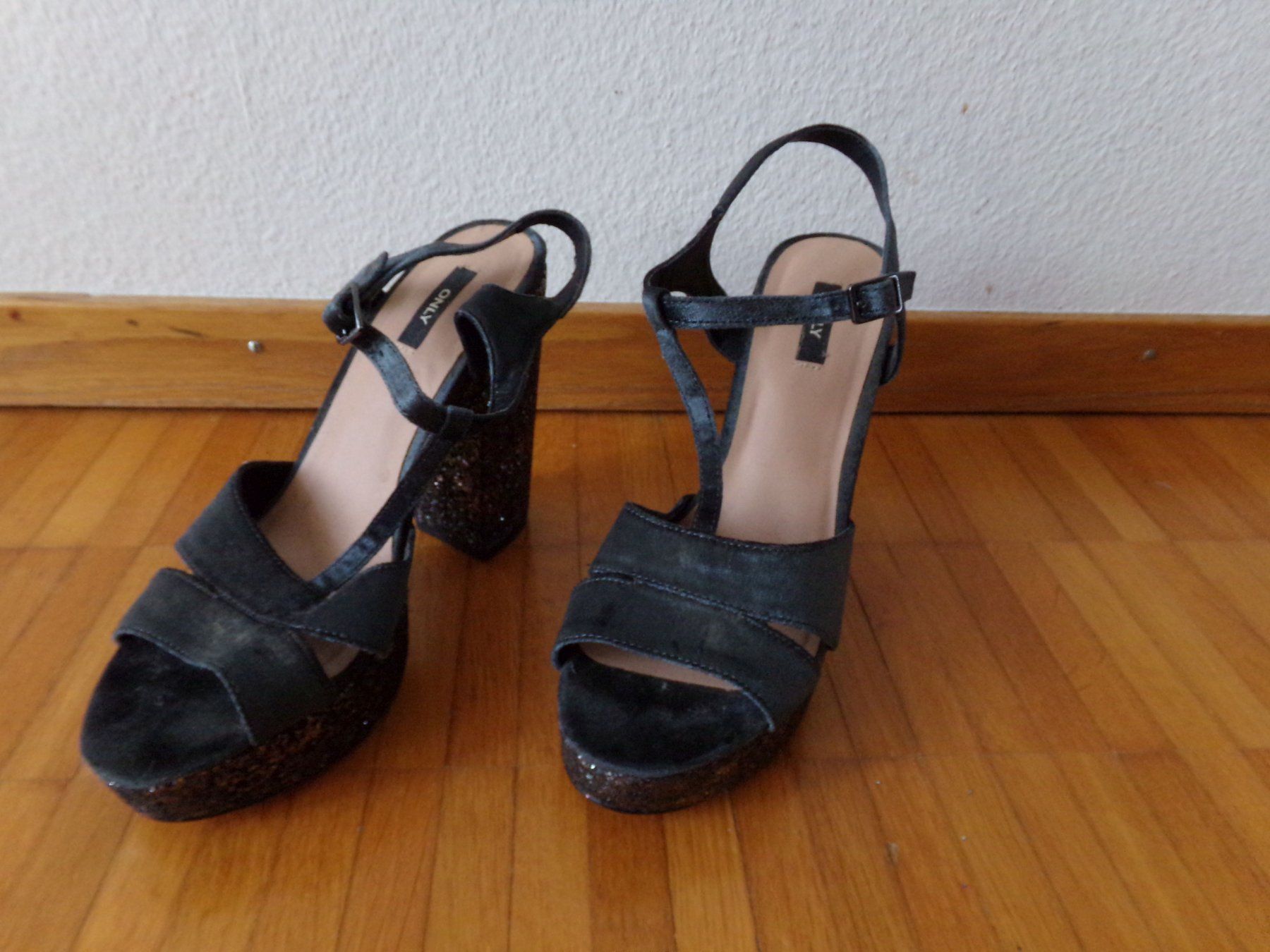 Only Damenschuhe: Damen Pumps dunkel grau Gr. 39   ONLY – Gebraucht aus Winterthur von Jessi_di