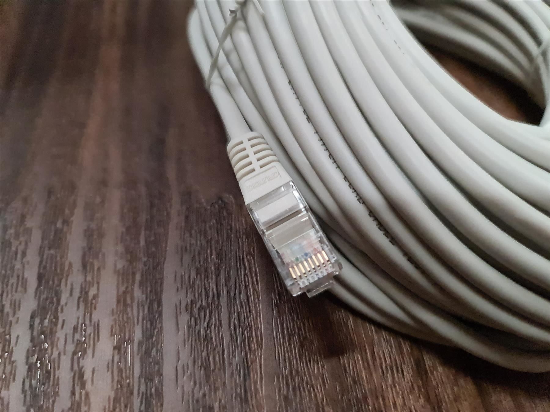 Grundig Cavi: Grundig Netzwerkkabel CAT5 grau 25m – Nuovo e nell'imballaggio originale da Wängi venduto da Thurgauer98 2