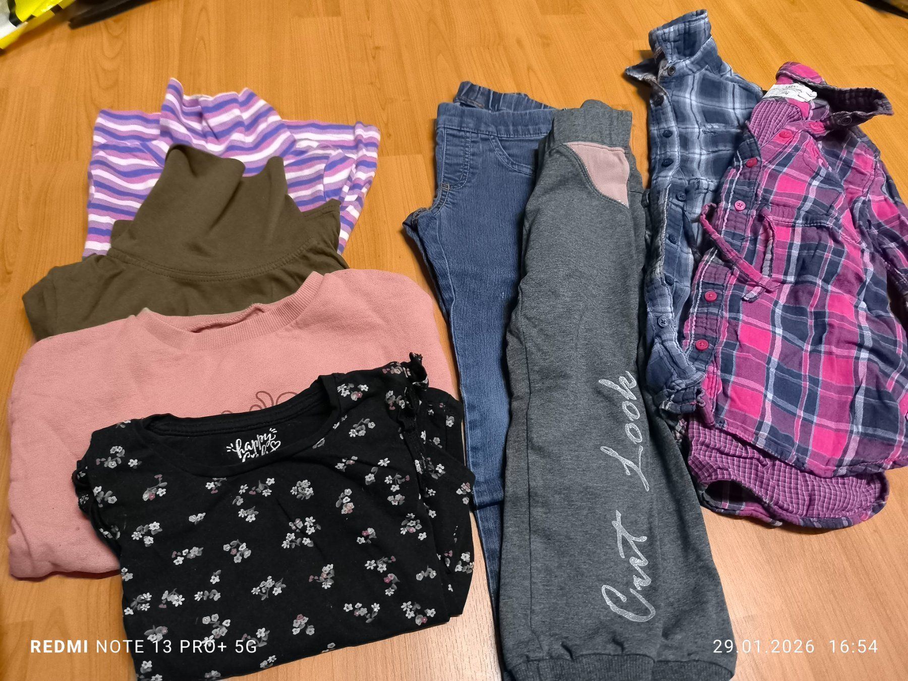 Lotti & Set di vestiti: Kinderkleider-Paket Mädchen, Grösse 110/116 – Usato da Jona venduto da mi2020
