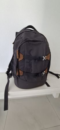 Satch Schulrucksack grau mit braunen Details top Zustand