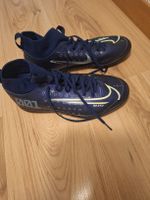 Fussballschuhe ohne Noppen, Gr. 38.5