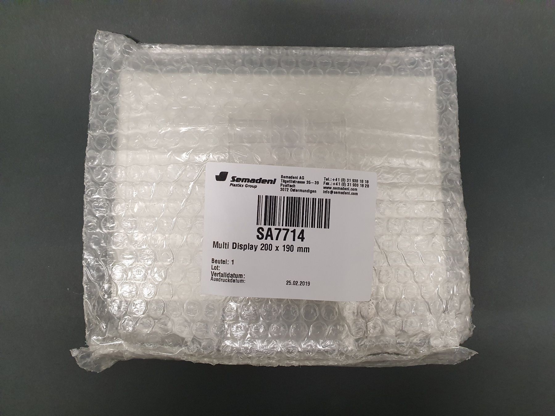 Sonstige Dekorationen & Accessoires: Eleganter Multi - Ständer, Acrylglas, 2 Stk. - Schnäppchen! – Neu und originalverpackt aus Aegerten von taxidermo 4