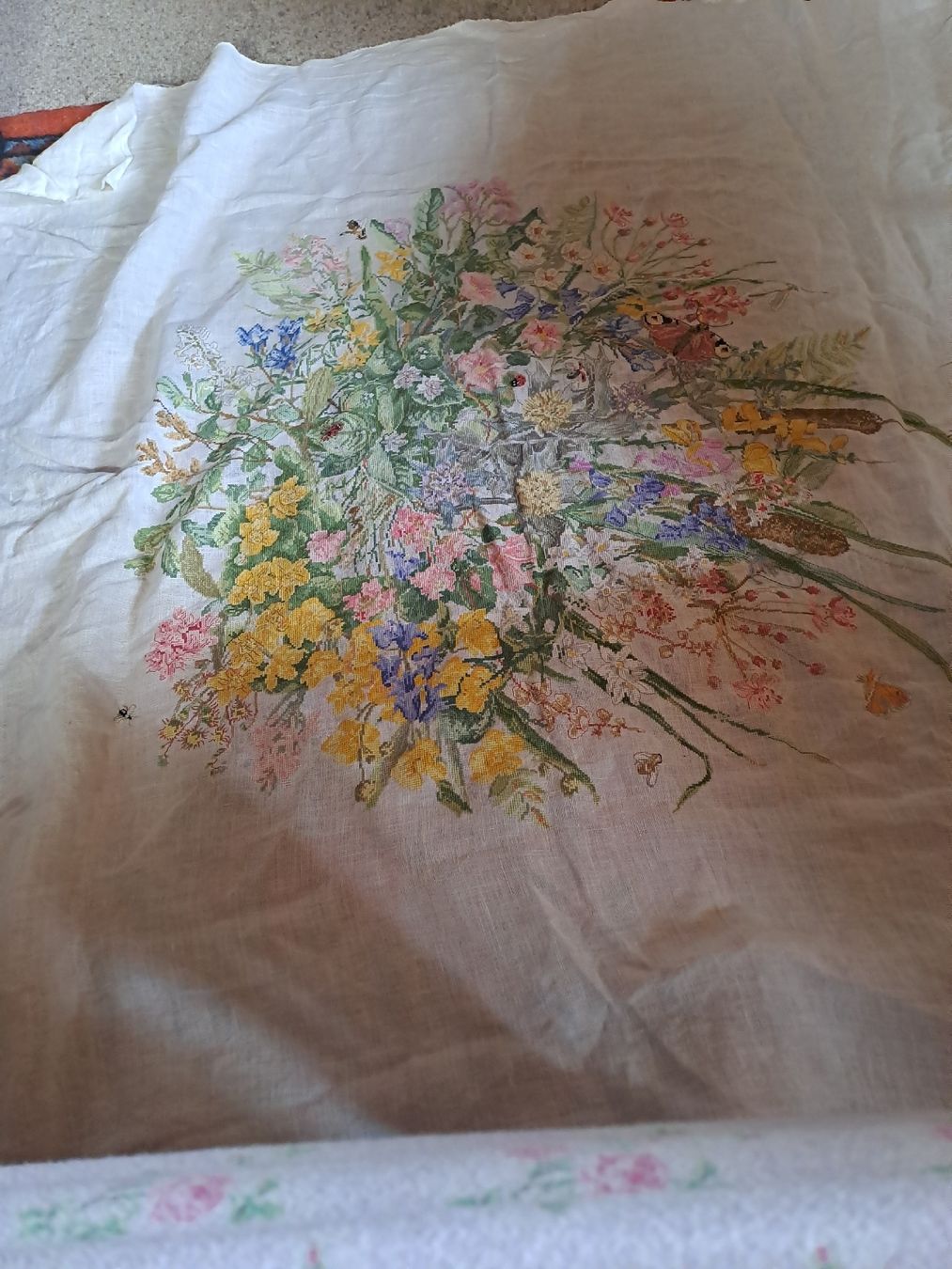 Tutte le decorazioni: tischdecke selbst gestickt – Usato da Ardez venduto da hui_kkb6 1