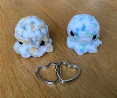 2 Gehäkelte amigurumi Schlüsselanhänge Oktopusse, handmade