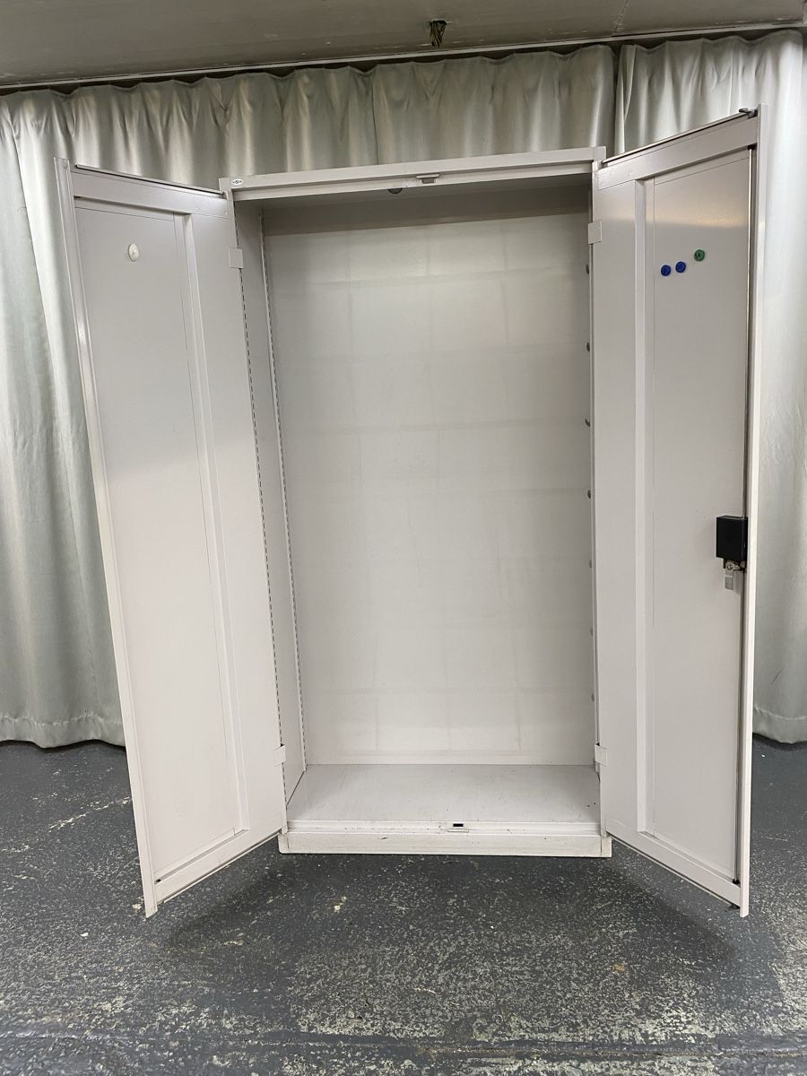 Armadi: Aktenschrank  – Usato da Hägglingen venduto da Karin0802 4