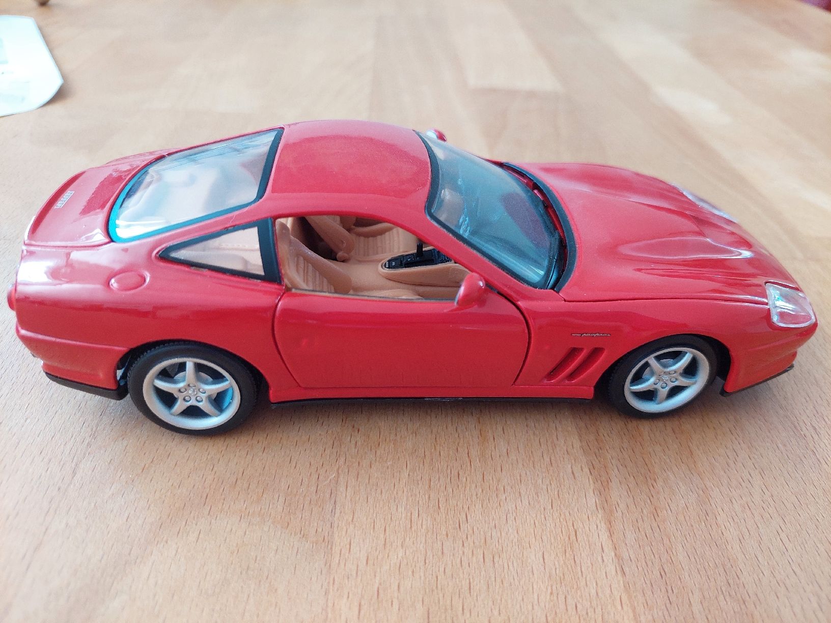 Bburago Modellini d'auto: Ferrari 550 Maranello 1/24 – Nuovo (secondo la descrizione) da Yverdon-les-Bains venduto da pri_x6j6 1