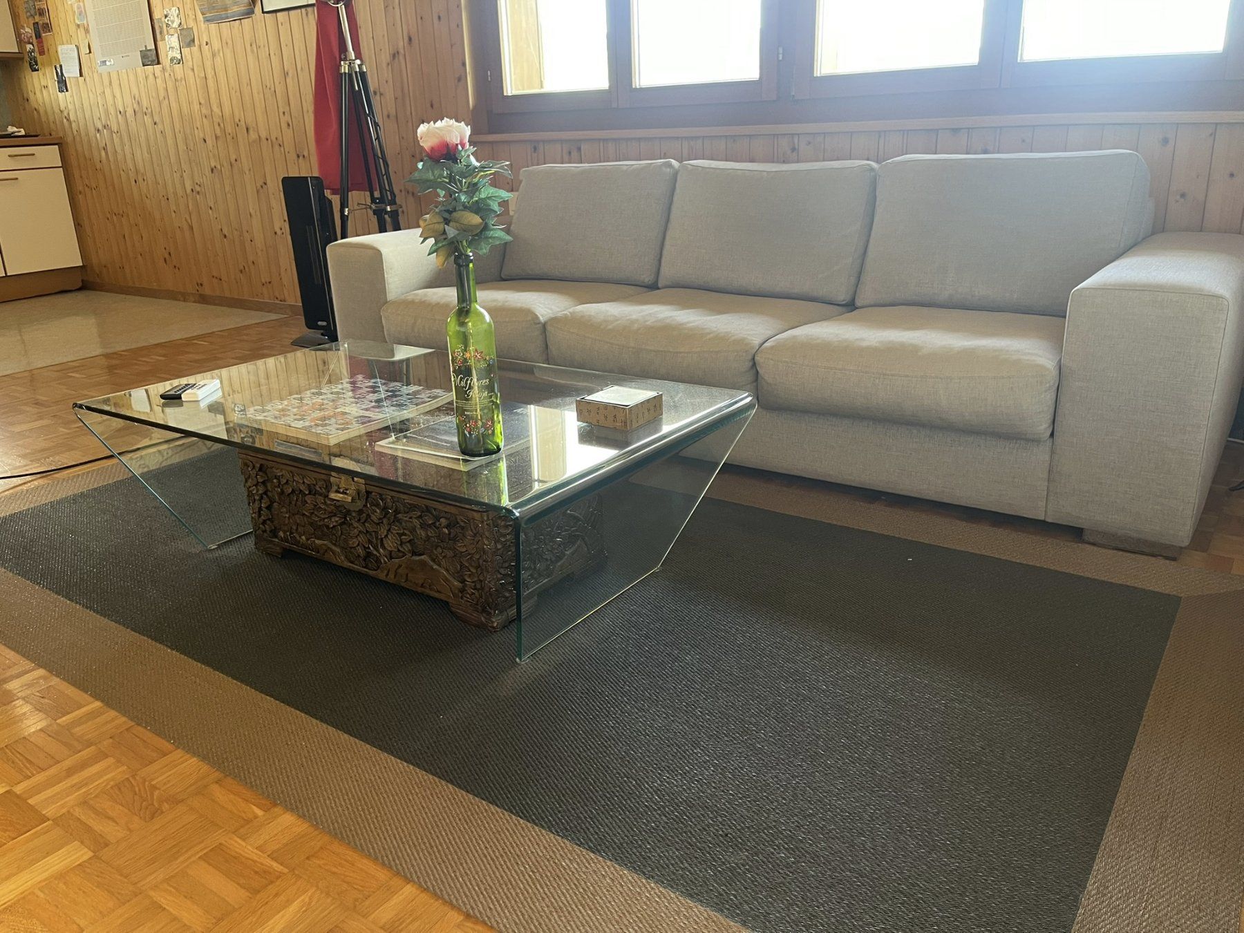 Sofas: Sofa/Glas-Tisch/Truhe/Teppich – Gebraucht aus Zug von per_wk7d 2