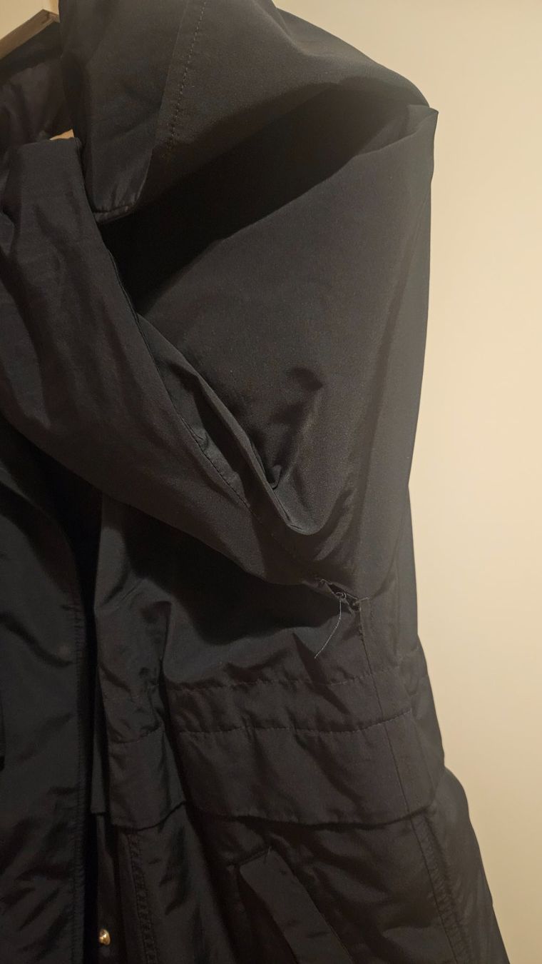 Moncler Cappotti: Moncler Daunenjacke Gr. M Blau – Usato da Wetzikon ZH venduto da ELIVNE 5