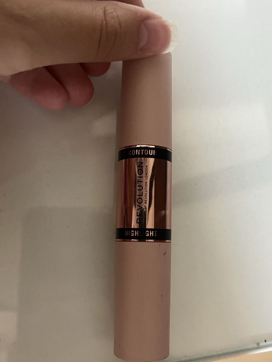 Makeup Revolution Maquillage: Makeup Revolution Kontur Highlight Stick  – D'occasion à Wettingen par ele_n8lj