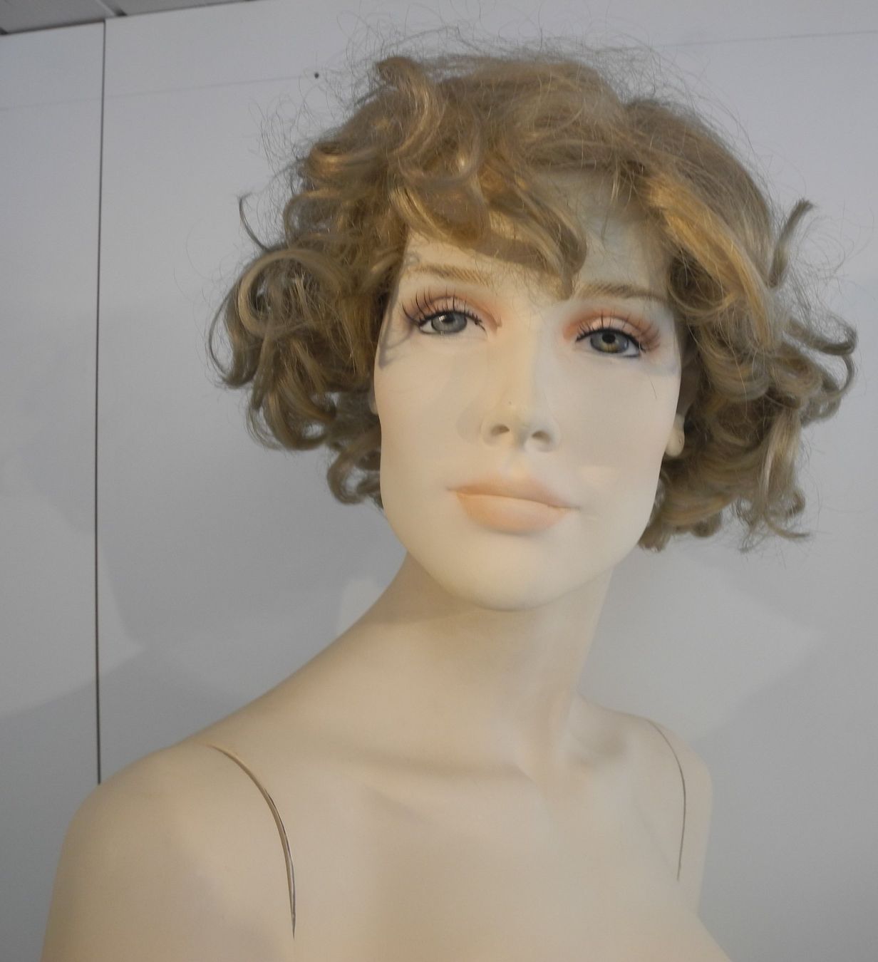 Altro in Decorazioni & Accessori: Schaufensterpuppe / Mannequin antik "Brigitta" – Usato da Kottwil venduto da Crazyrolf