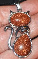 Halskette Z-029 – Goldener Sandstein – Katze - 44x25x6mm