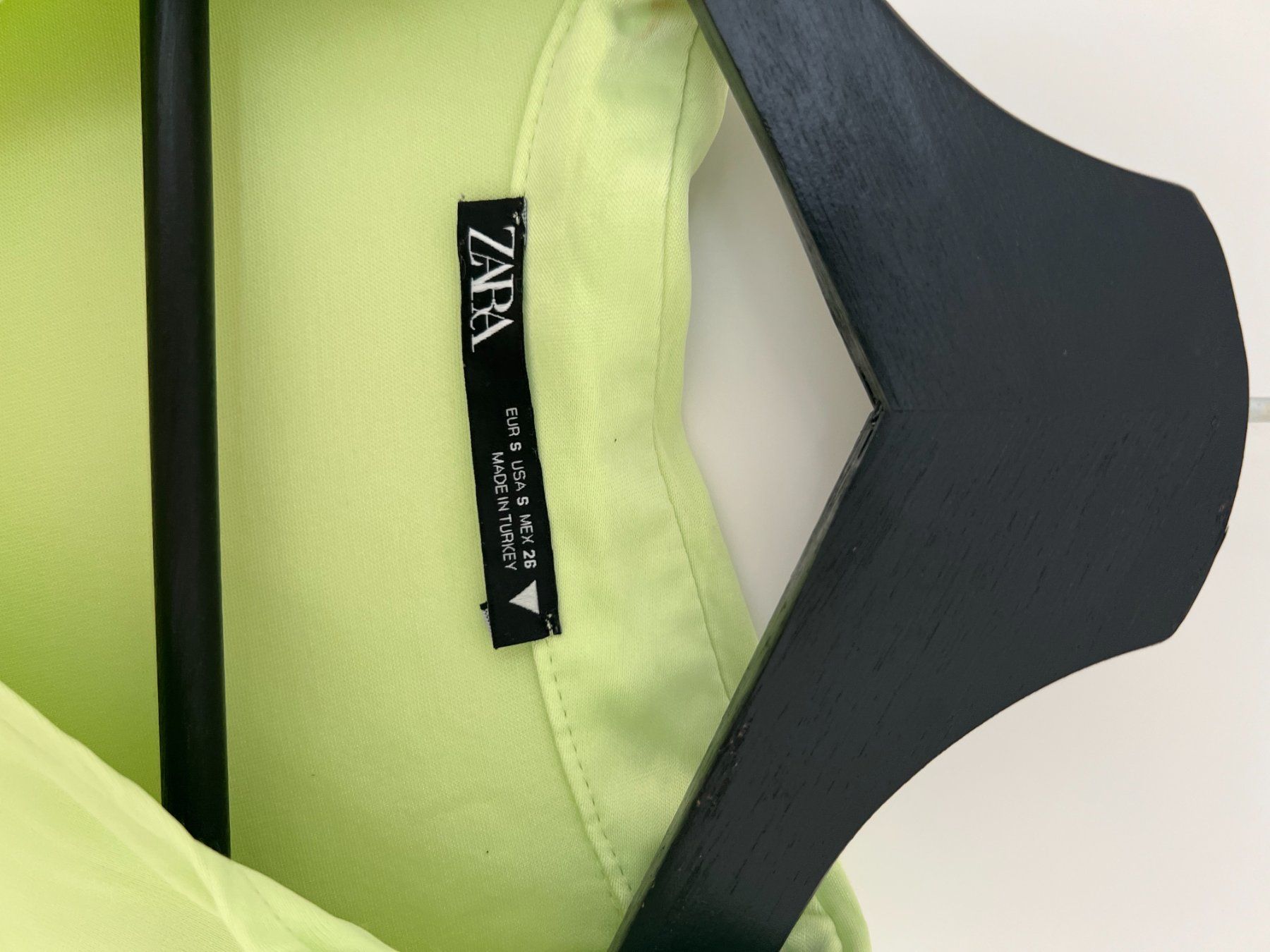 Zara Top: Pull vert pomme Zara crop top – Usato da Zürich venduto da mps_9cp7 3