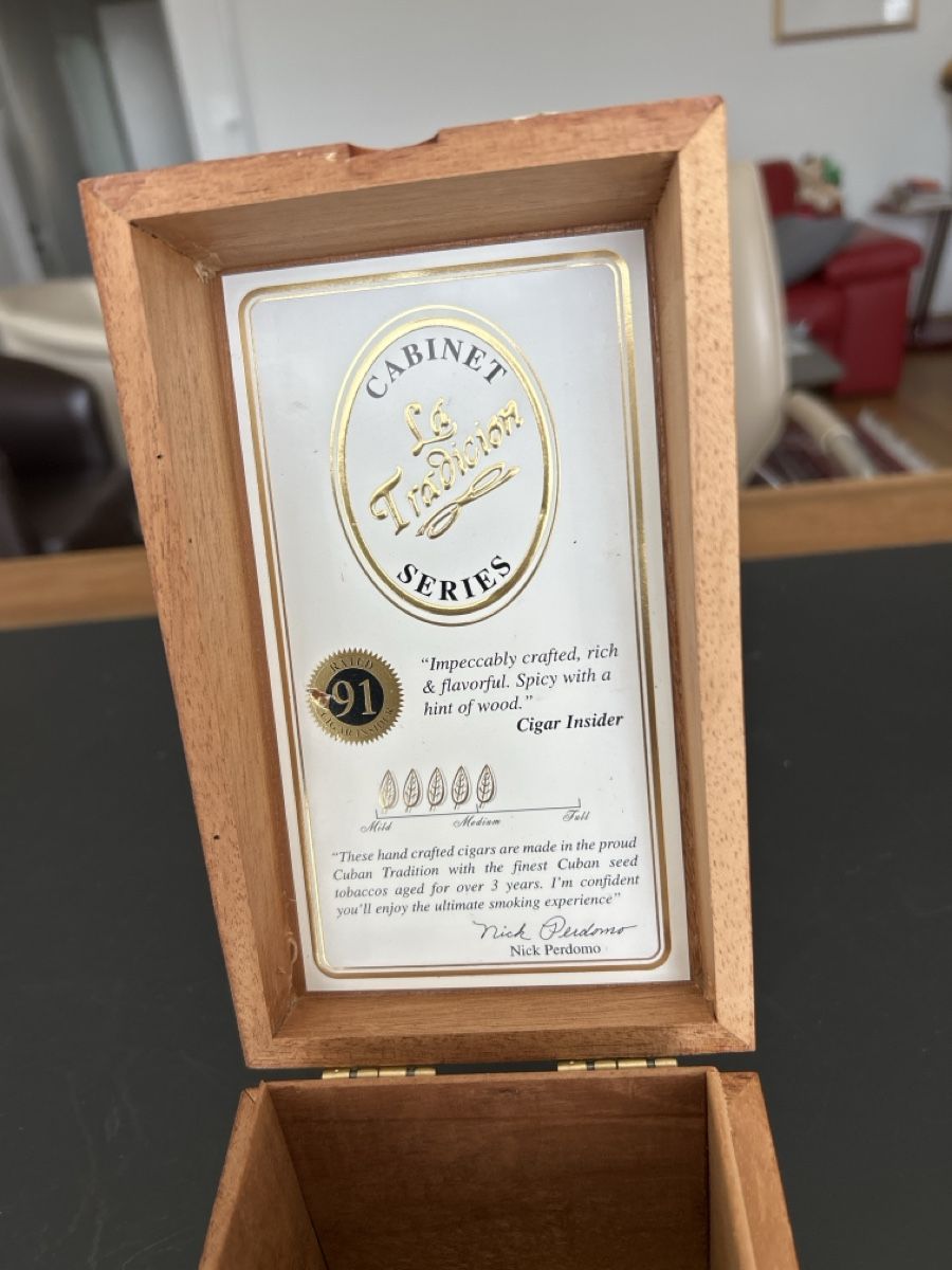 Villiger Sigari: VILLIGER Zigarrenbox Holz – Usato da Zumikon venduto da tuna007 2