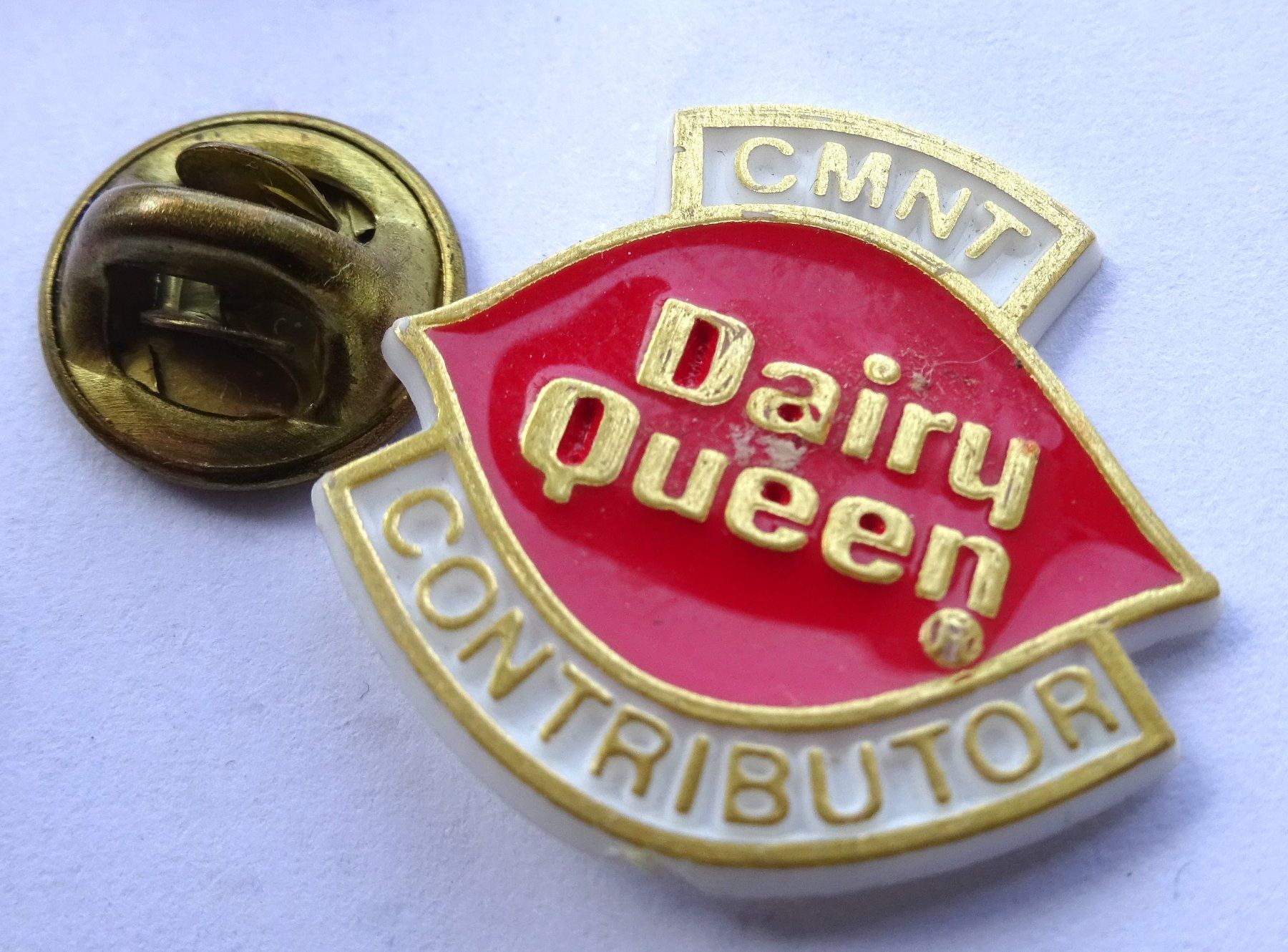 Placchette & Badge: Pin CMNT  Dairy Queen Contributor – Usato da Utzenstorf venduto da BUtter81