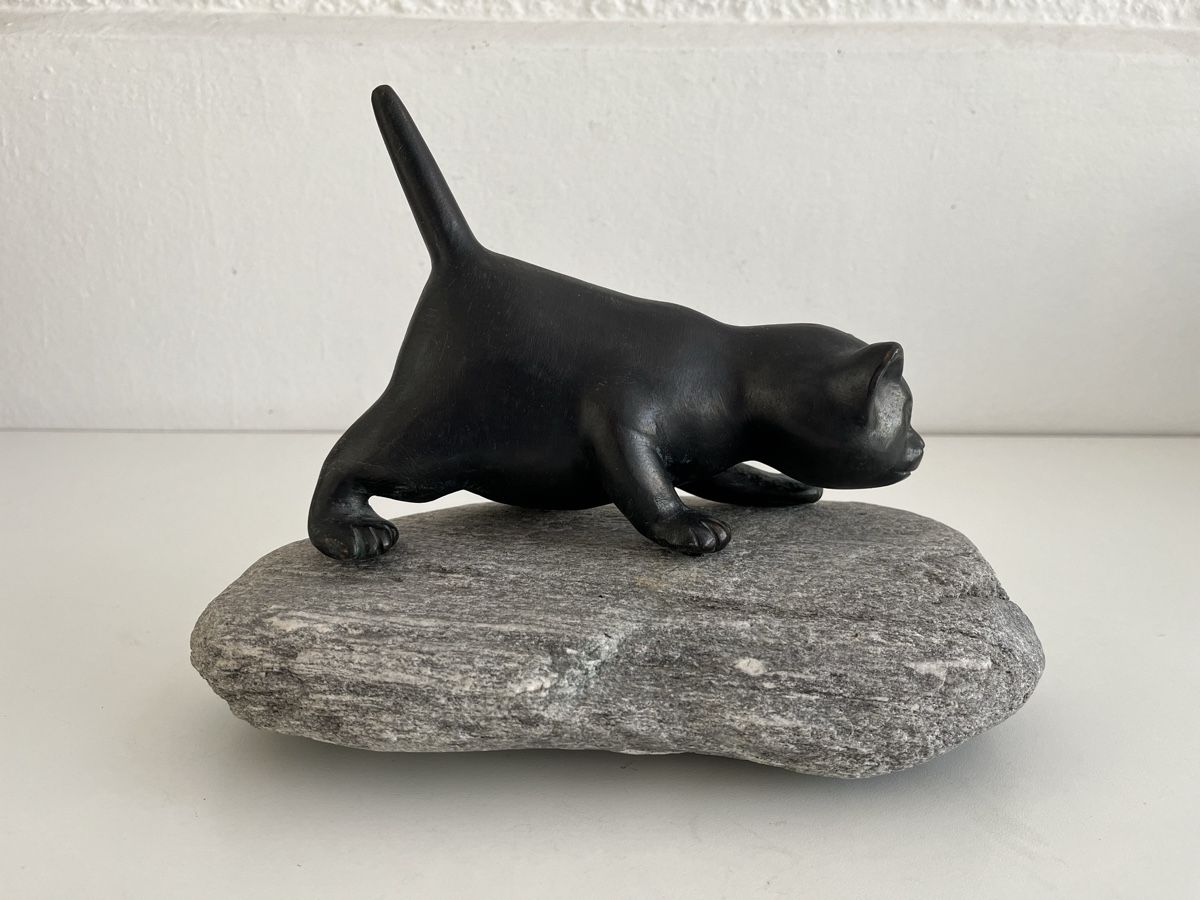 Statuette: Katze aus Metall auf Stein – Usato da Wetzikon ZH venduto da seli03 4
