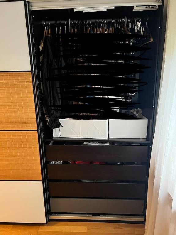 Ikea Armadi: PAX Ikea Schrank mit Schiebetüren – Usato da Zürich venduto da Miiau101 1