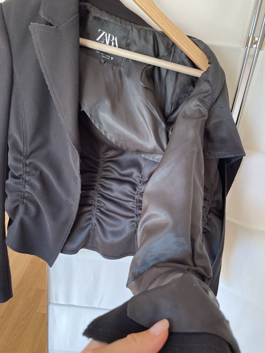 Zara Giacche: ALLES RAUS Blazer mit Raffung – Usato da Kloten venduto da simones.thriftshop 9