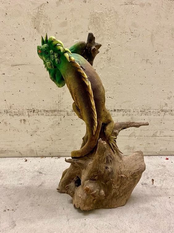 Sculture & Statue: Leguan auf Treibholz – Usato da Rickenbach ZH venduto da Insider-Boerse 1