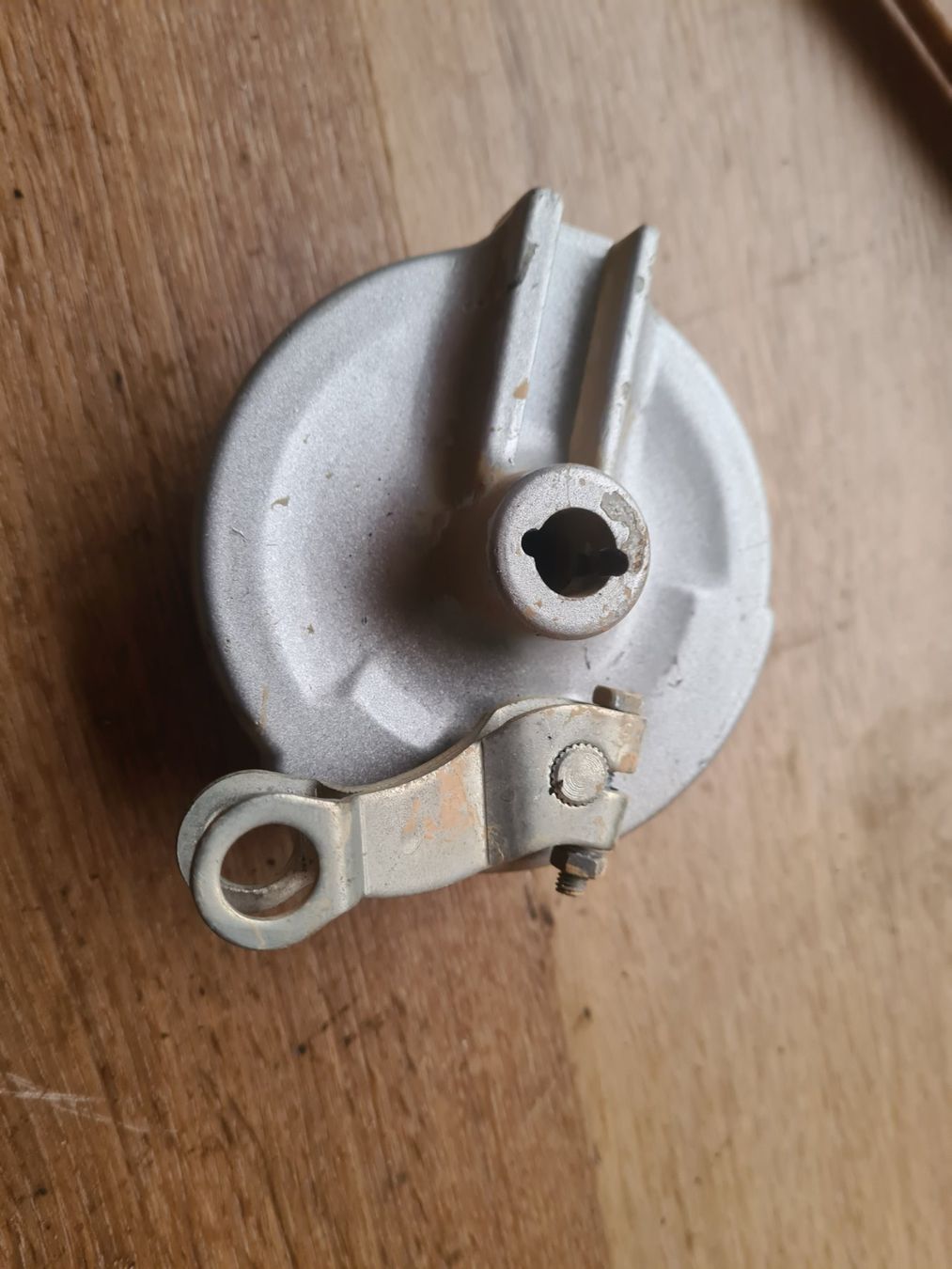 Ciclomotori: Vorderrad Bremsanker 80 mm – Usato da frümsen venduto da Sailem