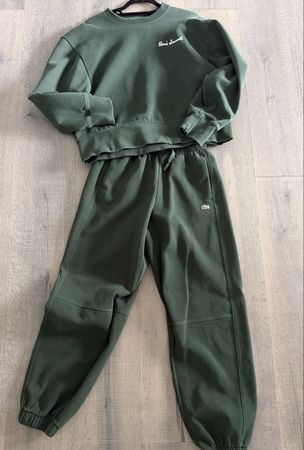 Lacoste Pullover und Hose  