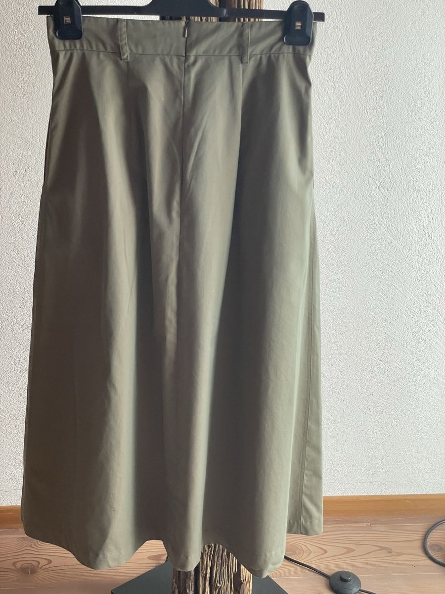 Max Mara Gonne: 'S MaxMara Faltenrock Khaki 40 – Usato da St. Moritz venduto da hdj_dd7v 3