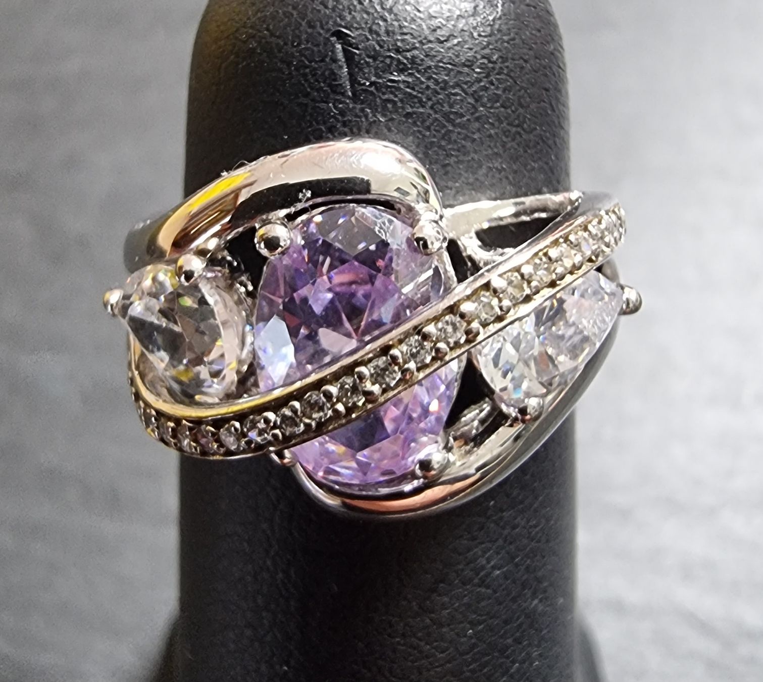 Anelli: Bague argent 925 Améthyste et zircons – Nuovo e nell'imballaggio originale da Veyrier venduto da Leilazizou