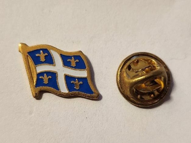 Placchette & Badge: Pin's Drapeau Québec Vintage Collectionneur – Usato da Territet venduto da Cenh