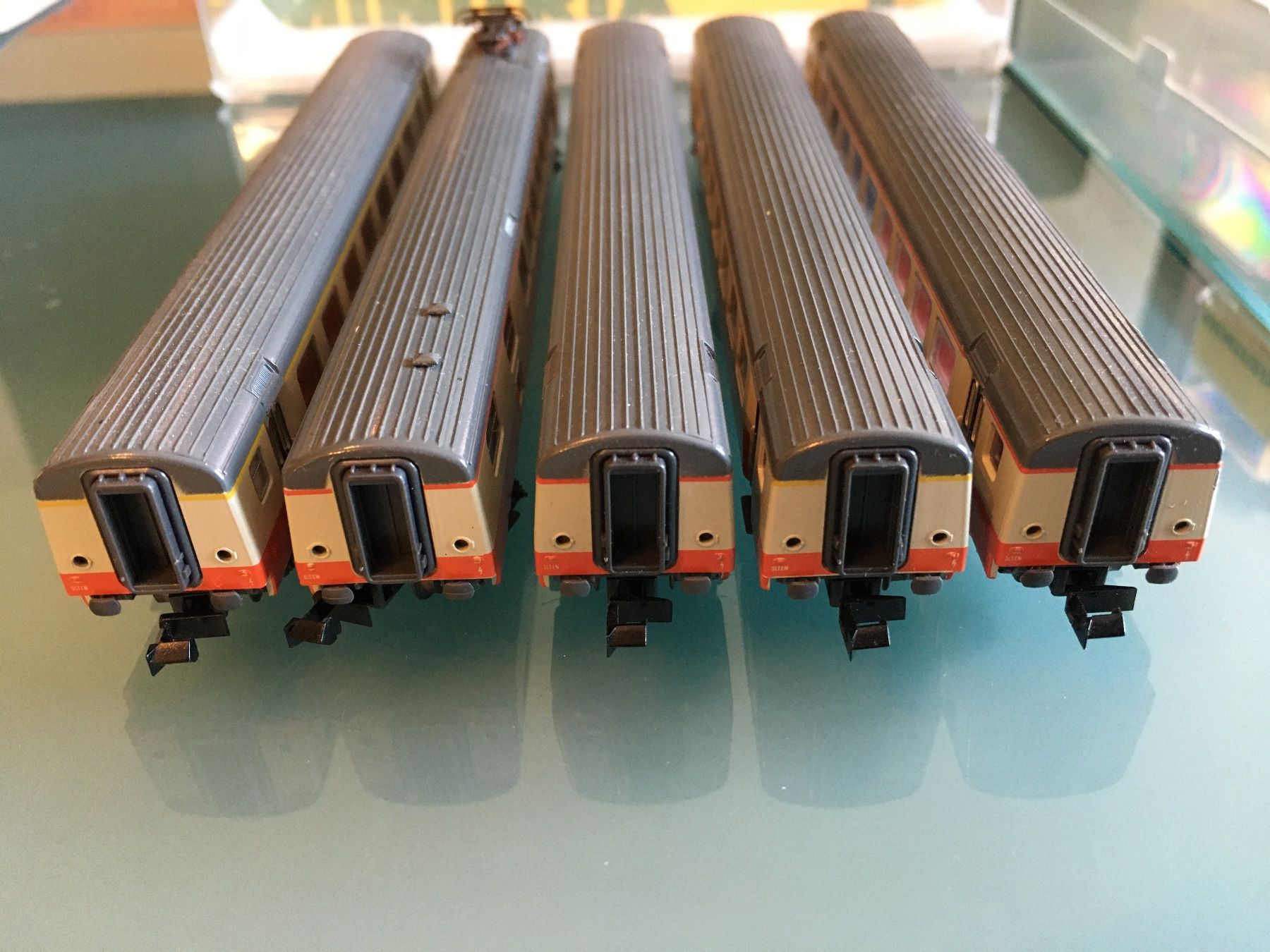Trix Modellini di ferrovie: 5 Wagen Minitrix Swiss Express SBB Spur N – Usato da holziken venduto da Weston 4