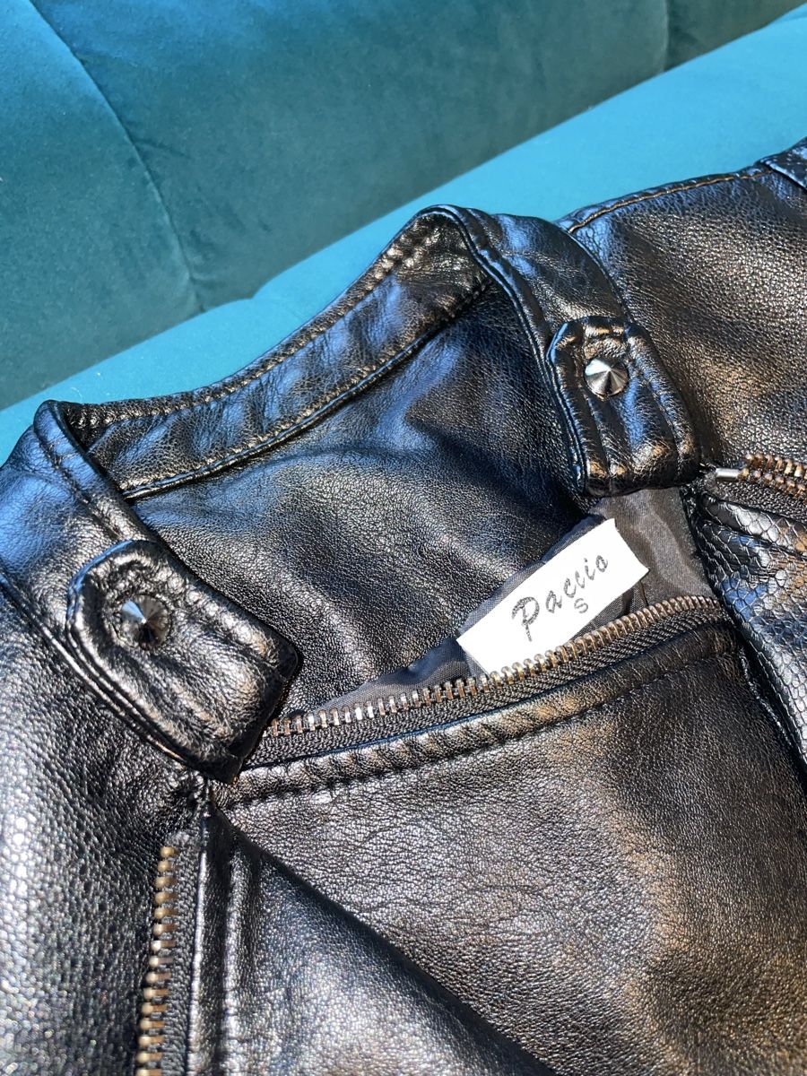 Giacche: Statement Biker Lederjacke Vintage, taillierter Schnitt – Usato da Schindellegi venduto da Ellaesyam 4