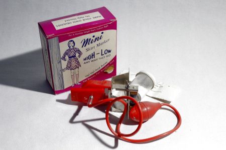 Vintage MINI SKIRT MARKER :-) In OVP, wohl um 1963