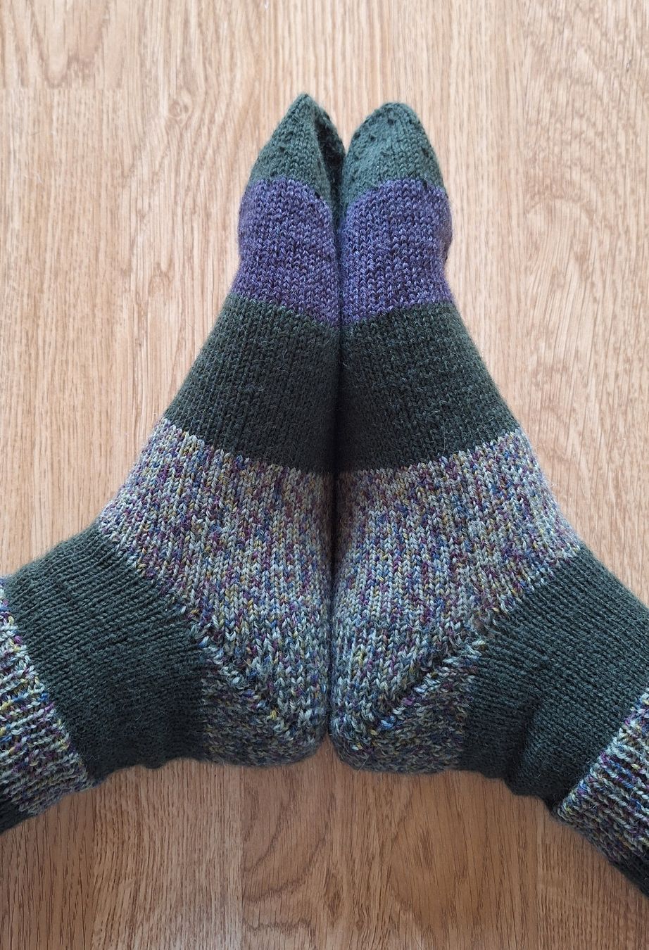 Calze: Handgestrickte Socken Gr. 42/43  – Nuovo (secondo la descrizione) da Lützelflüh-Goldb venduto da bli_f2v9 2