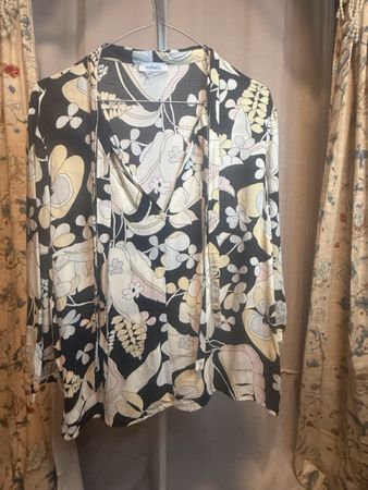 Blouse Max & Co floral print black used condition