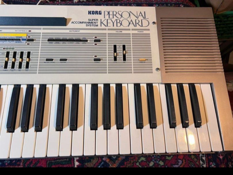 Strumenti musicali: Korg Keyboard Super Personal Accompaniment System (377) – Usato da Winterthur venduto da S.ala 2
