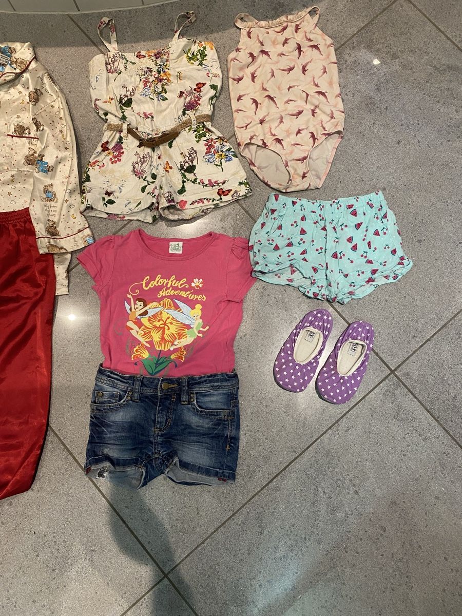 Lotti & Set di vestiti: Mädchen Kleiderpaket Grösse 110/116 – Usato da Haag (Rheintal) venduto da 2026Top 1