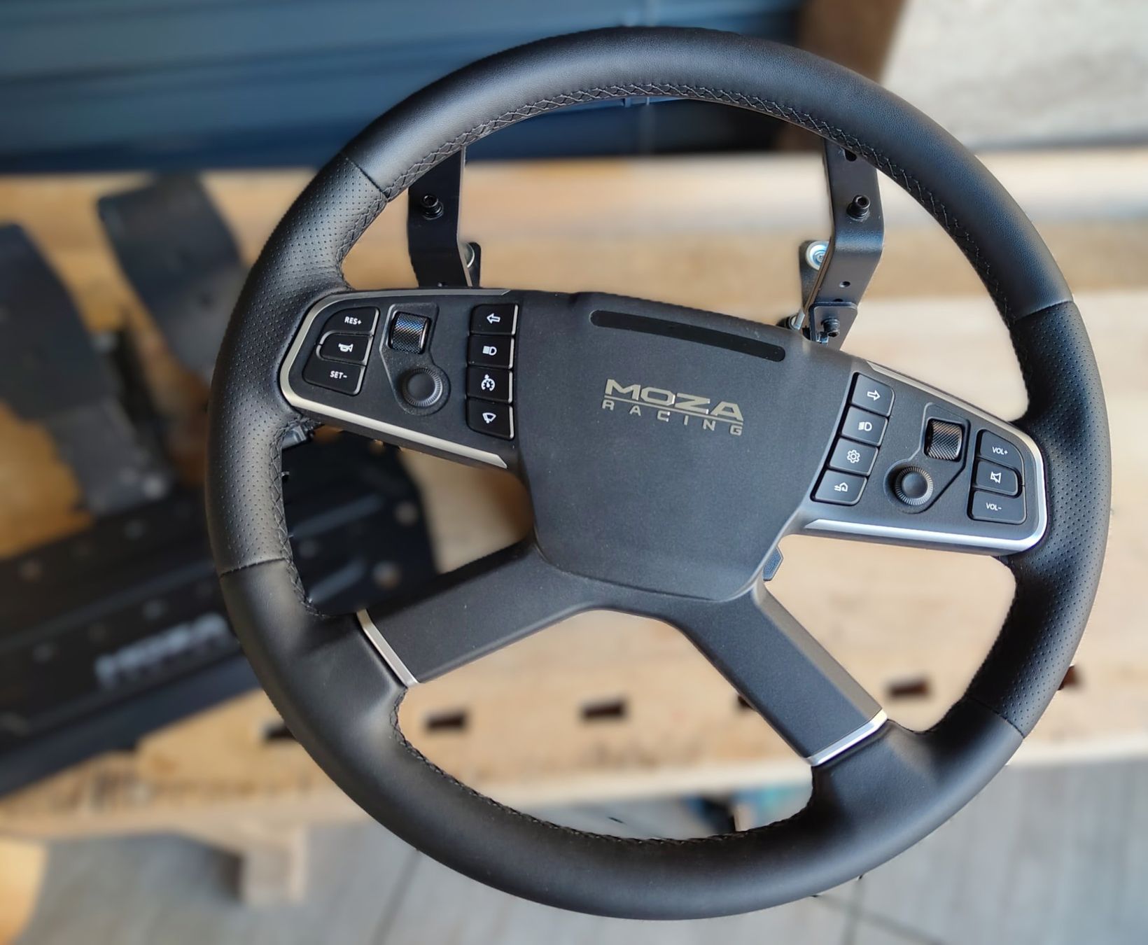 Moza Racing Controller: Moza Truck Driving Simulator Bundle - schwarz – Usato da Chur venduto da SteveThePlace