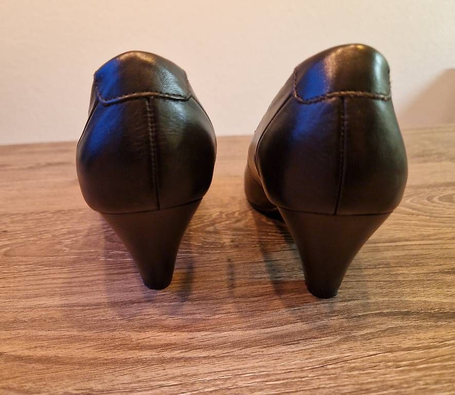 Roberto Santi Chaussures femmes: Roberto Santi Pumps Gr. 36 – D'occasion à Spiez par tweety033 3