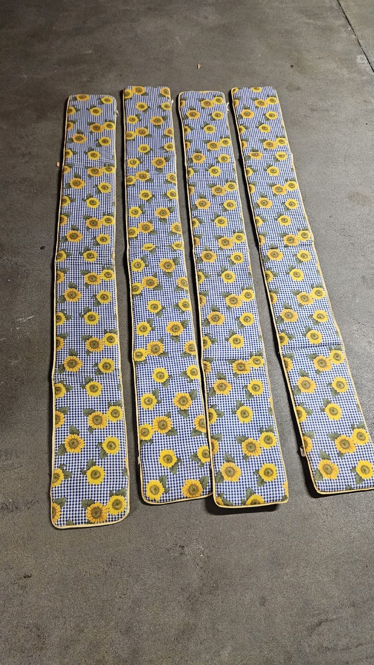 Tessuti: Sonnenblumen Festbank Set – Usato da Wald ZH venduto da Walder8636 1