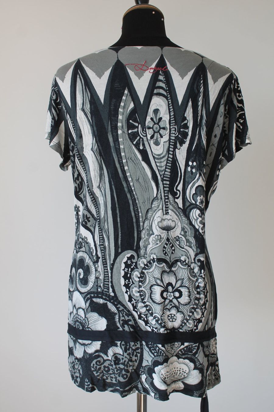 Desigual Tuniche: Tunique DESIGUAL taille L – Usato da Chez-le-Bart venduto da jasse 1