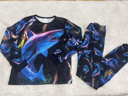 Pyjama requin espace  neuf