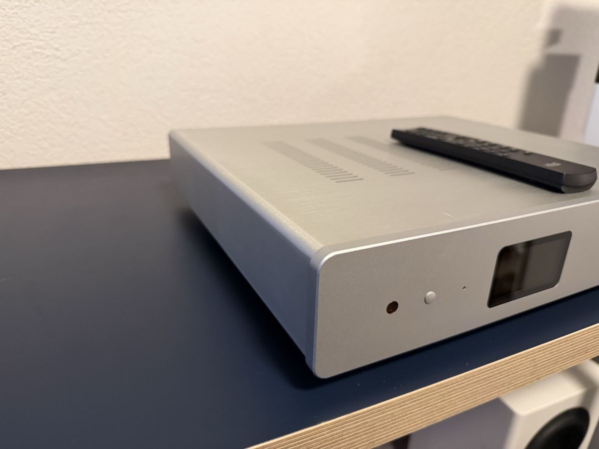 Nubert Amplificateurs: Nubert NuControl 2, Vorverstärker mit DSP – D'occasion à Ennetmoos par Raragon 3